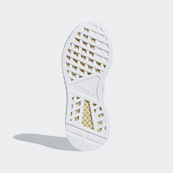deerupt runner white gold
